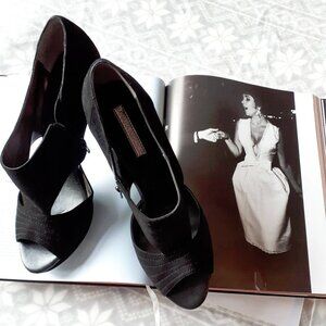 NIB NWT Banana Republic black suede bootie, 10